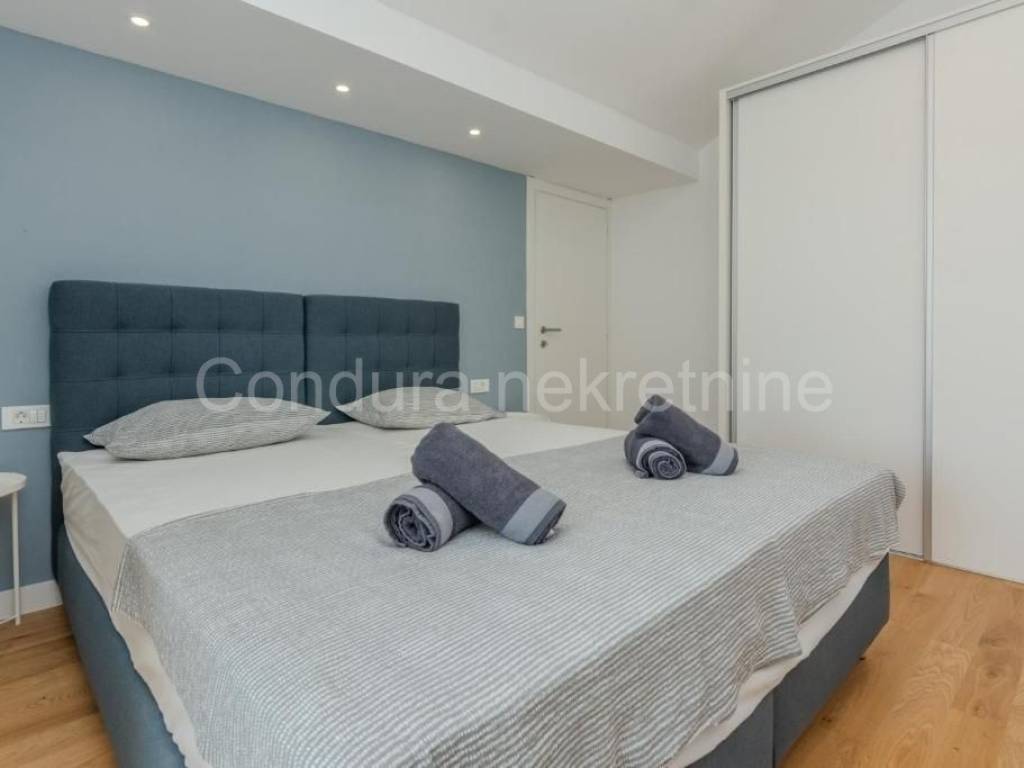 Apartman na moru, Prodaja, Nin, Zaton