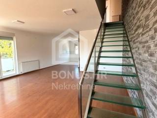 Flat in a building, Rent, Zagreb, Maksimir