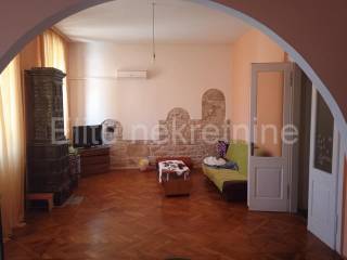 Flat in a building, Sale, Pula, Pula