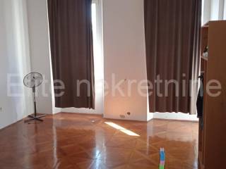 Flat in a building, Sale, Pula, Pula