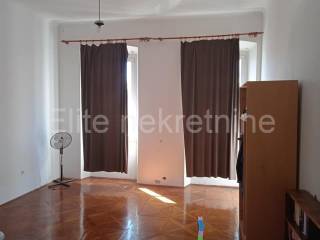 Flat in a building, Sale, Pula, Pula