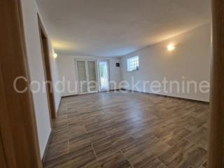 Apartmanska kuca, Prodaja, Privlaka, Privlaka