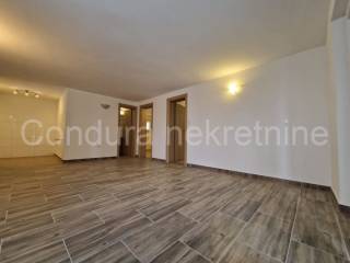 Apartmanska kuca, Prodaja, Privlaka, Privlaka