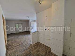 Apartmanska kuca, Prodaja, Privlaka, Privlaka