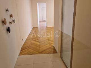Flat in a building, Sale, Zagreb, Donji Grad