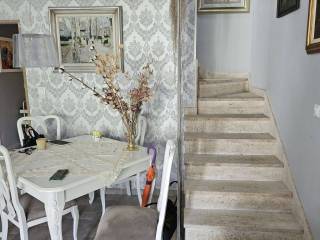 Split-level flat, Sale, Split, Split