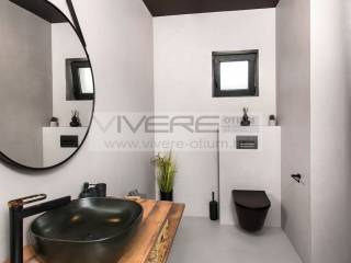 En suite bathroom on ground floor