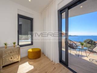 Bedrooms with sea view