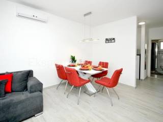 Stan u urbanoj vili, Najam, Trogir, Trogir