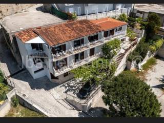 House with apartments, Sale, Omiš, Stanići