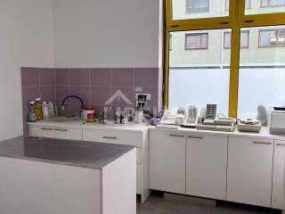 Clinic, Sale, Zagreb, Trešnjevka - jug