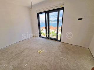 Apartment by the sea, Sale, Okrug, Okrug Gornji