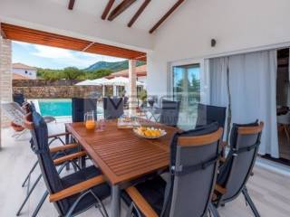 Outdoor dining area