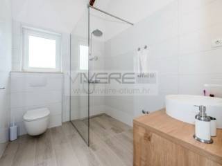 En-suite bathroom No.4