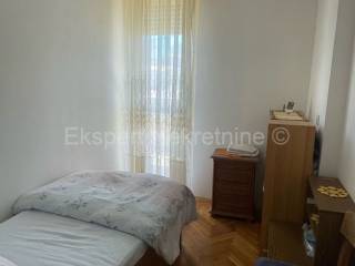 Flat in a building, Sale, Split, Split