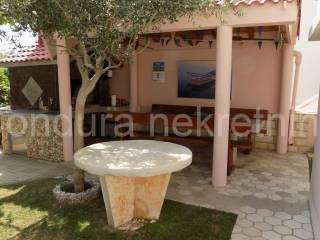 House with apartments, Sale, Nin, Nin