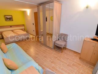House with apartments, Sale, Nin, Nin