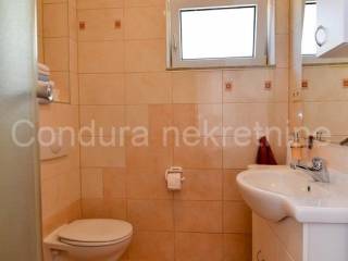 House with apartments, Sale, Nin, Nin