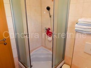 House with apartments, Sale, Nin, Nin