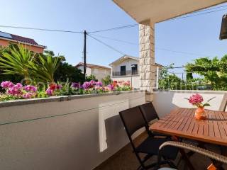 House with apartments, Sale, Nin, Nin