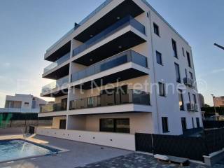 Flat in a new building, Sale, Okrug, Okrug Gornji