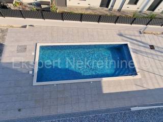 Flat in a new building, Sale, Okrug, Okrug Gornji