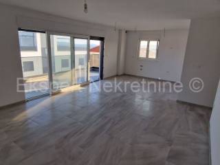 Flat in a new building, Sale, Okrug, Okrug Gornji