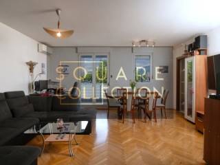 Flat in a building, Sale, Split, Split
