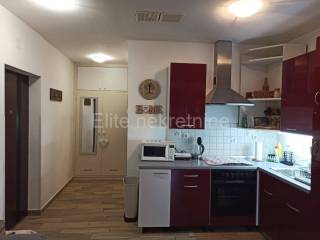 Flat in a building, Rent, Rijeka, Istok