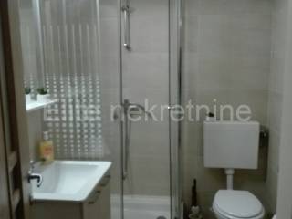 Flat in a building, Rent, Rijeka, Istok