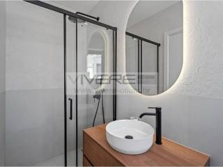 En suite bathroom No.1 on 1st floor