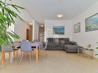 Stan u zgradi, Prodaja, Okrug, Okrug Gornji