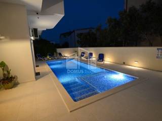 Stan u zgradi, Prodaja, Okrug, Okrug Gornji