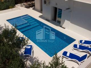 Stan u zgradi, Prodaja, Okrug, Okrug Gornji