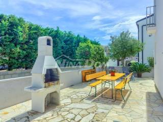 House with apartments, Sale, Vir, Vir