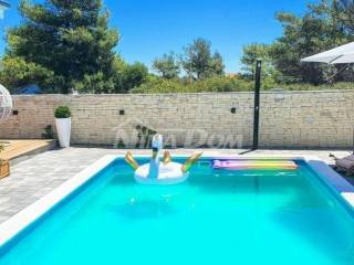 One-storey house, Sale, Vir, Vir