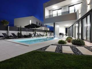 Vila, Prodaja, Vir, Vir
