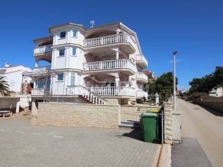 House with apartments, Sale, Vir, Vir
