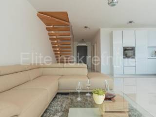 Flat in a villa, Sale, Opatija - Okolica, Pobri