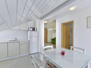 Leasure property, Sale, Vir, Vir