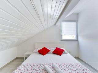 Leasure property, Sale, Vir, Vir
