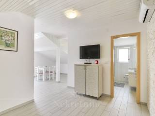 Leasure property, Sale, Vir, Vir