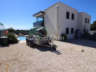 Leasure property, Sale, Vir, Vir