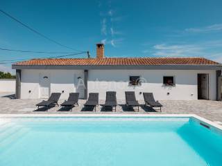 Leasure property, Sale, Nin, Nin