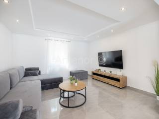Leasure property, Sale, Nin, Nin