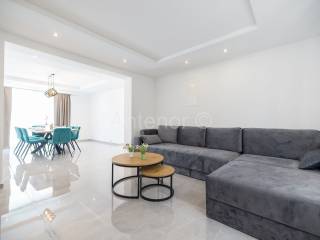 Leasure property, Sale, Nin, Nin