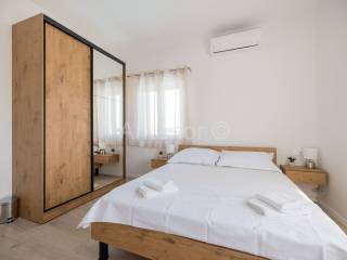 Leasure property, Sale, Nin, Nin