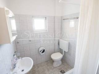 House with apartments, Sale, Omiš, Omiš