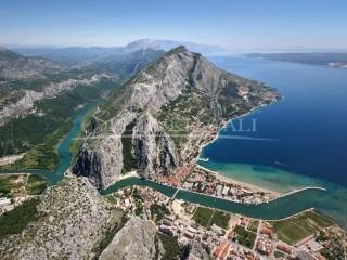 House with apartments, Sale, Omiš, Omiš