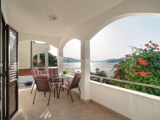 House by the sea, Sale, Seget, Seget Vranjica